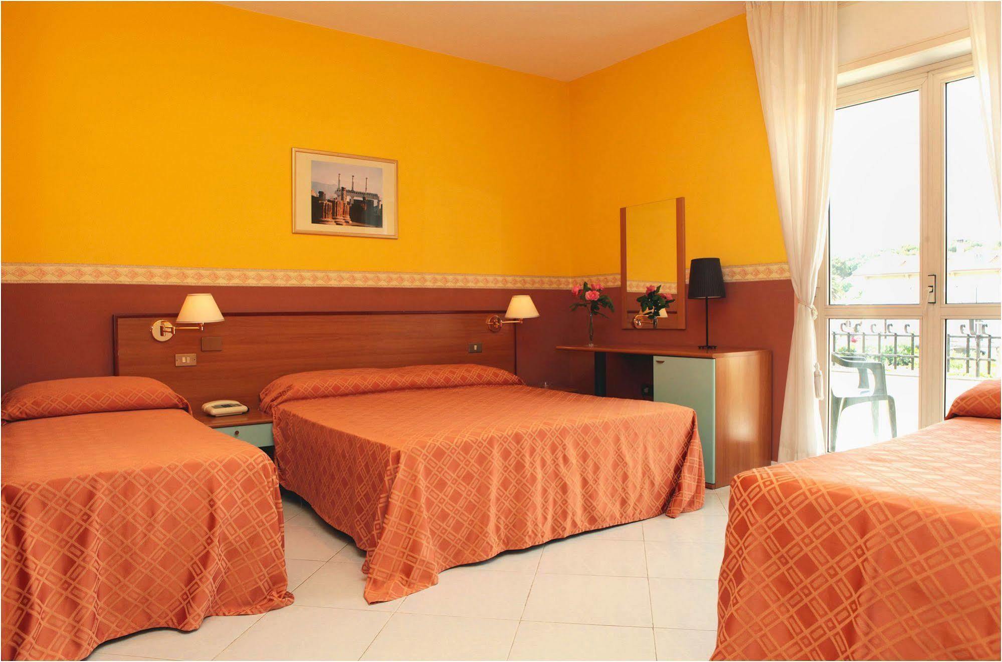 Hotel Iside Pompei Exterior foto
