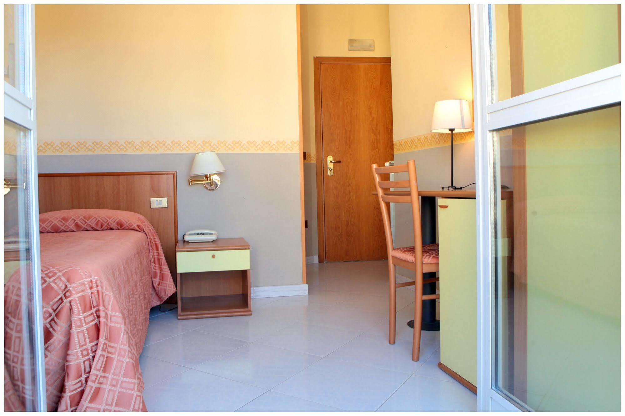 Hotel Iside Pompei Exterior foto